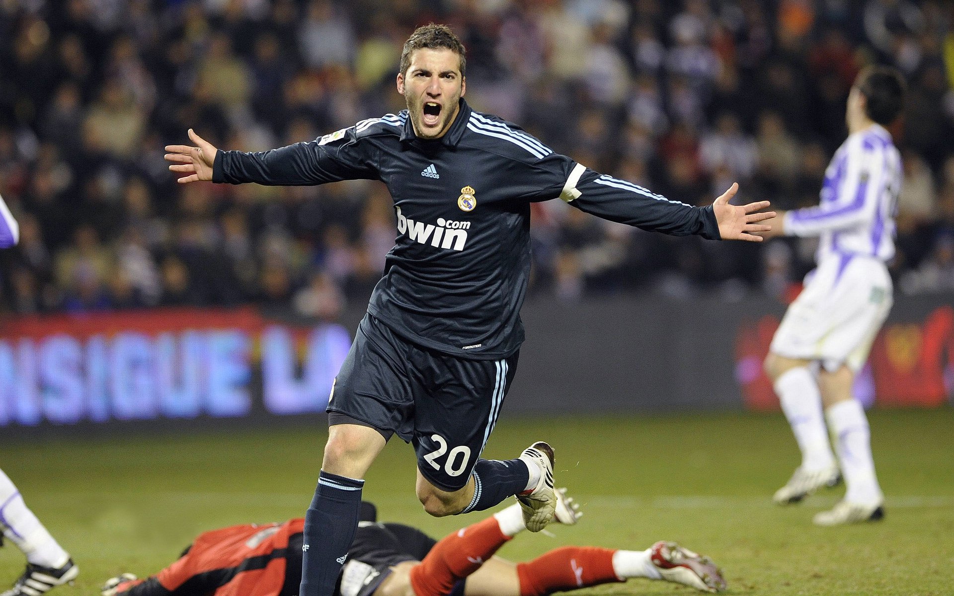 乌拉圭男足在巴黎奥运会上取得历史性成绩，乌拉圭足球运动员历史排名